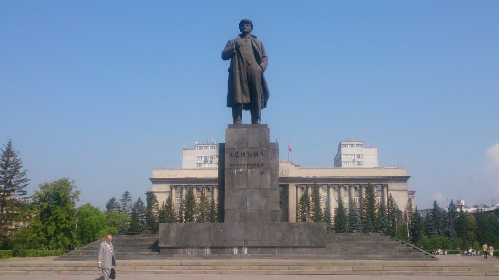 Как сказал автор памятник "Созвучен мощи Енисея и далёкой линии горизонта"