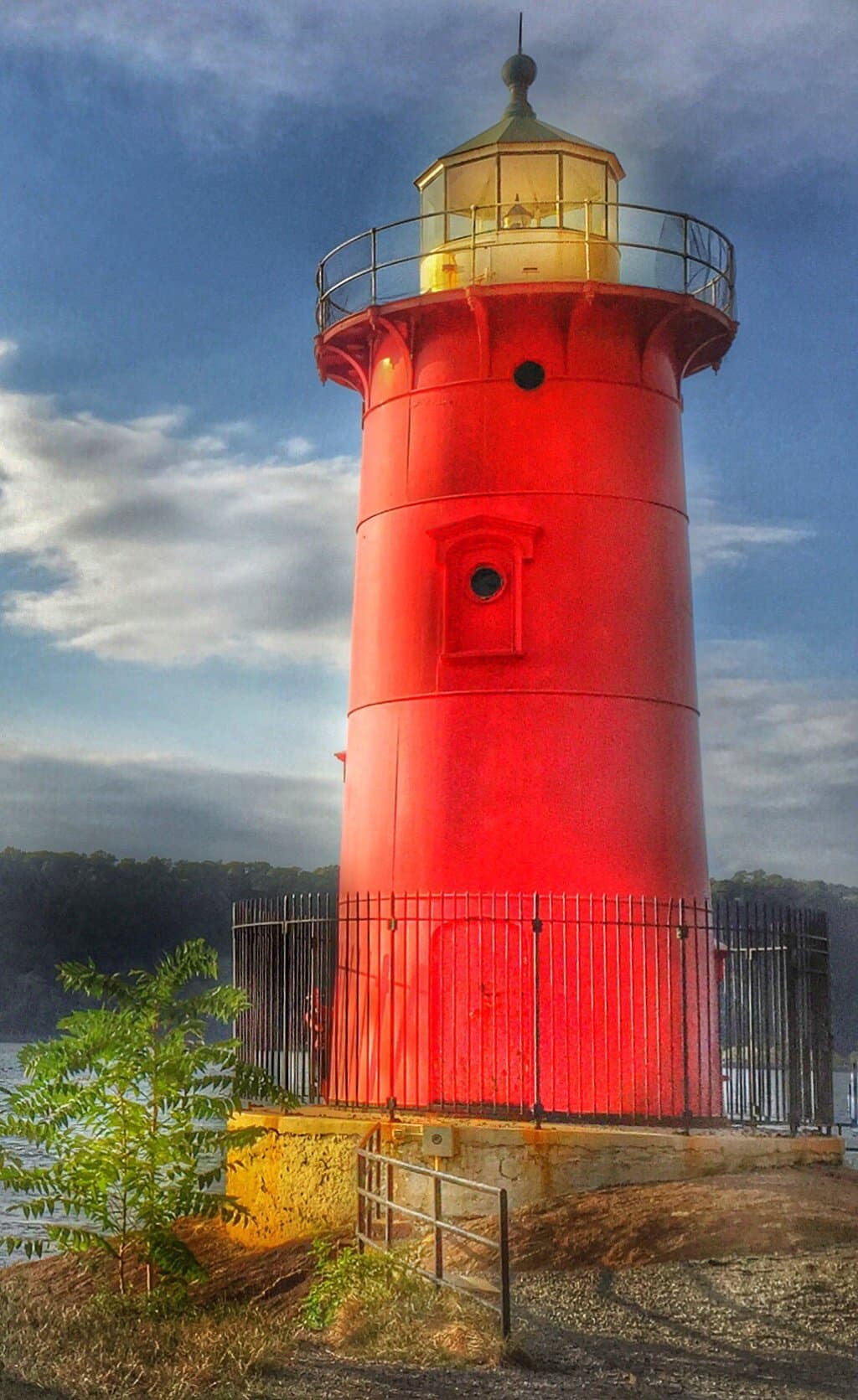 Beautiful view of the Little Red Lighthouse.