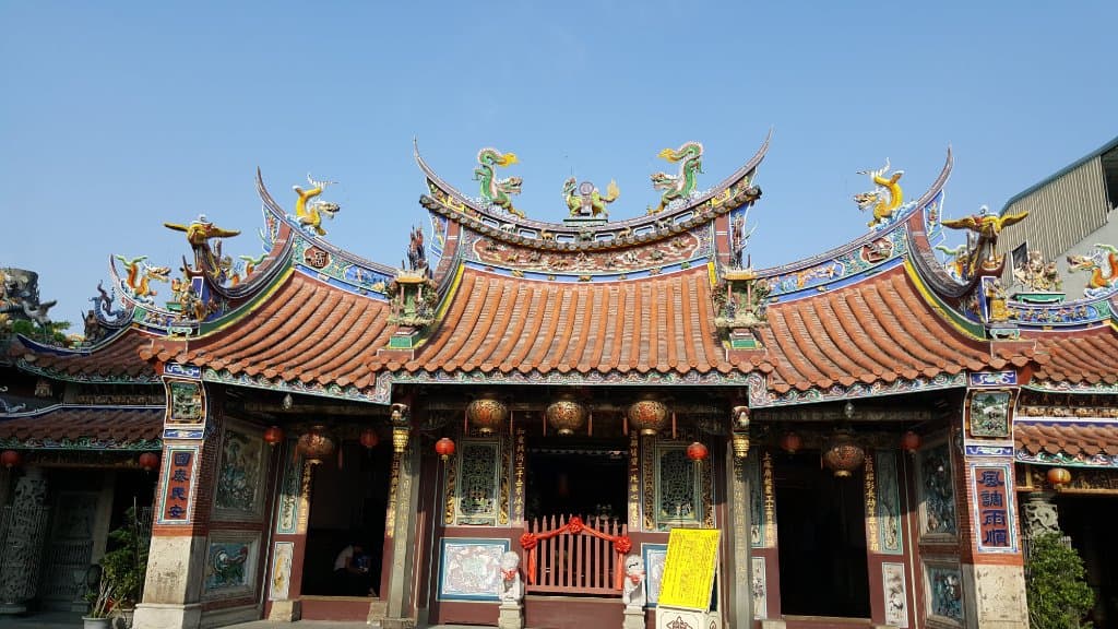 宮雖不大建築蠻精緻