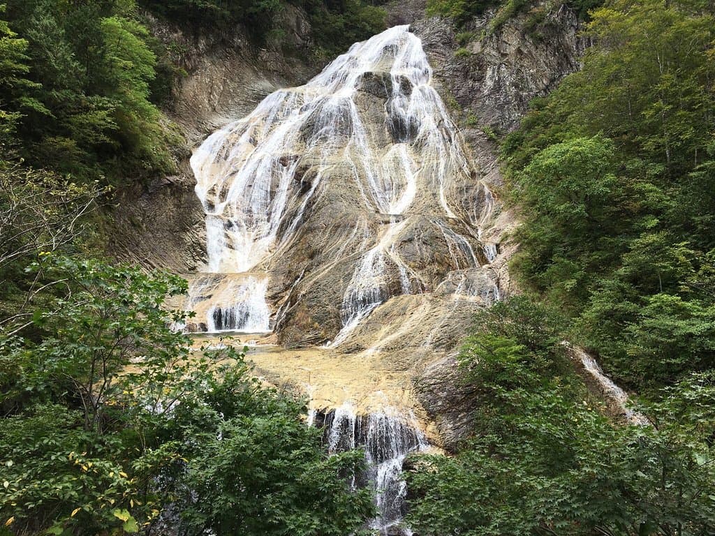 Ubagataki Falls