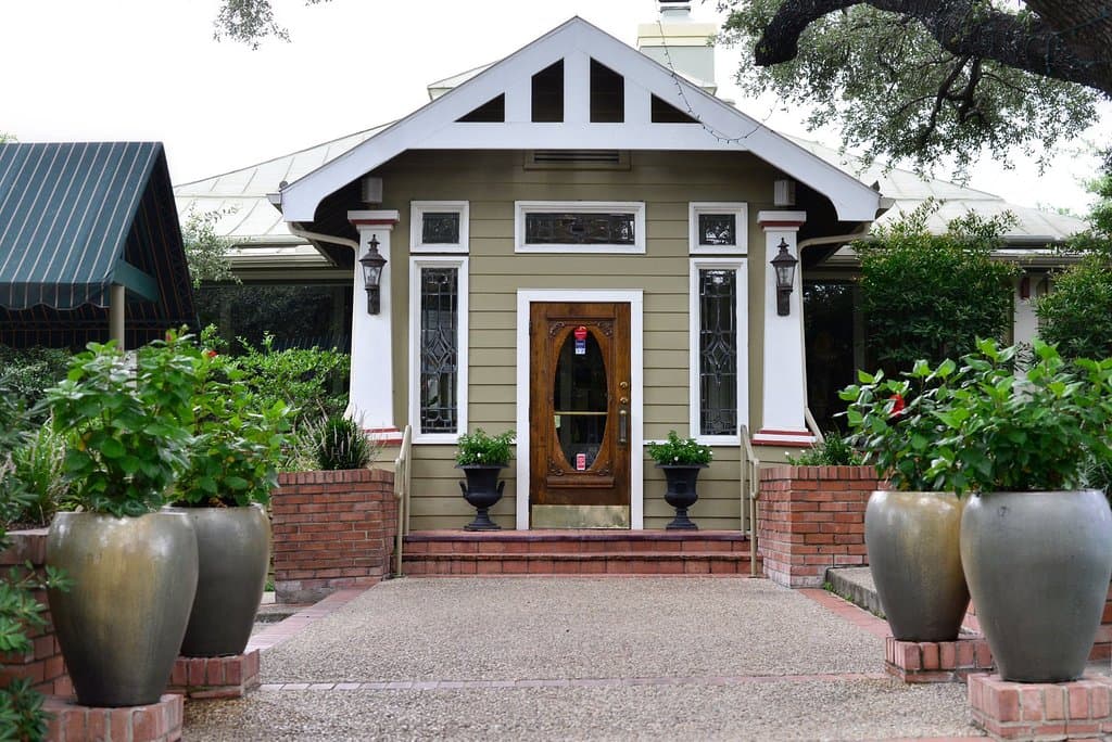 Front entrance of Aldo's