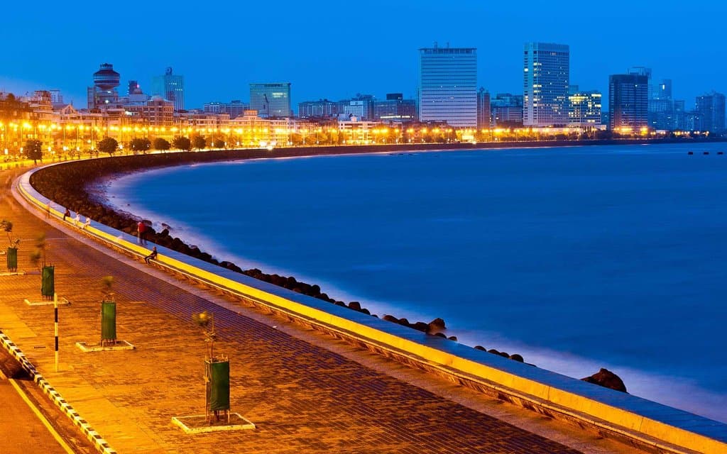 Mumbai Marine drive along along the sea.