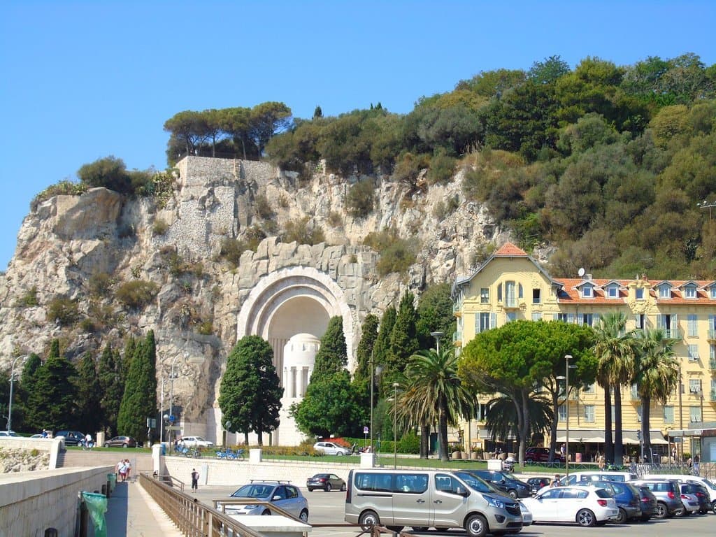 la colline du château