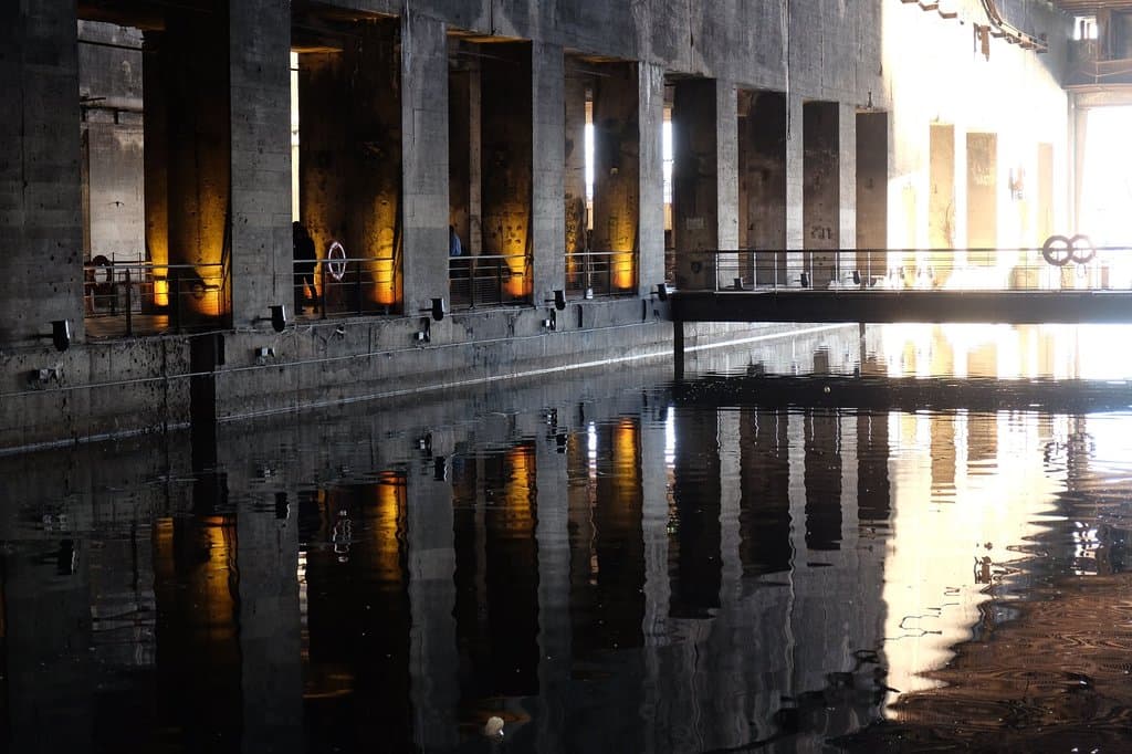 Jeux d'eaux, d'ombres, de sons...