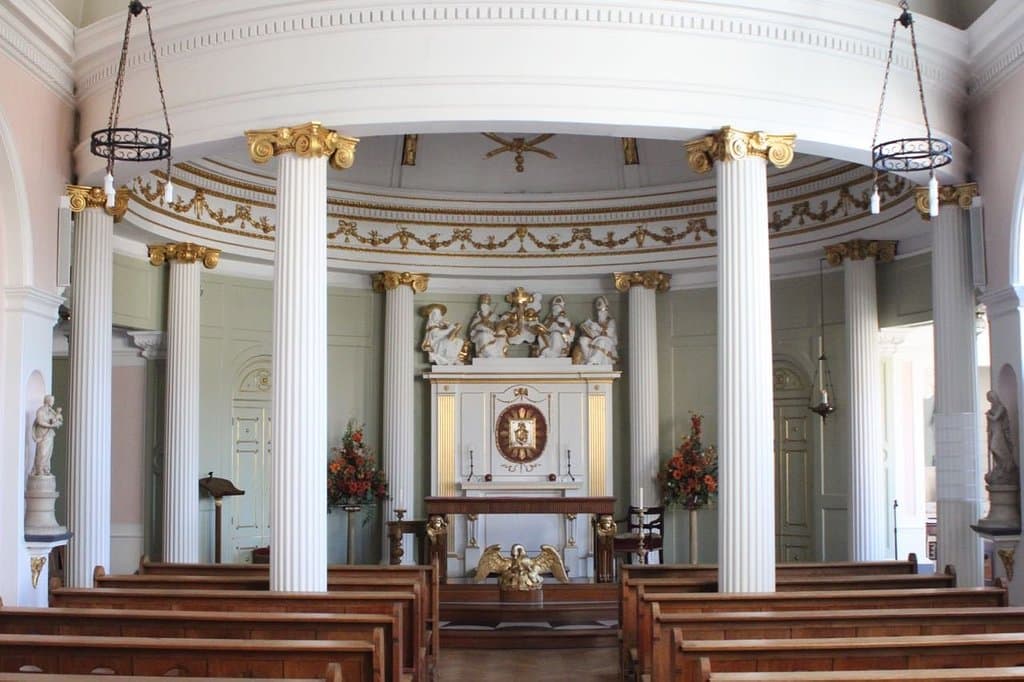 The chapel and its dome.