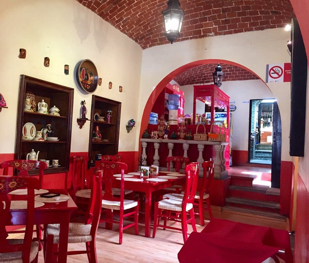 Encantado de ver estos objetos que para mí son obras de arte aparte están muchas a la venta.