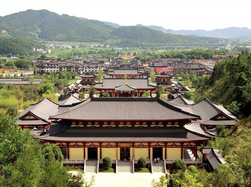 Donglin Monastery, view from elevated position