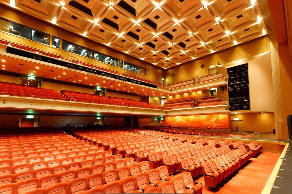創業143年の歴史を持つ劇場、明治座