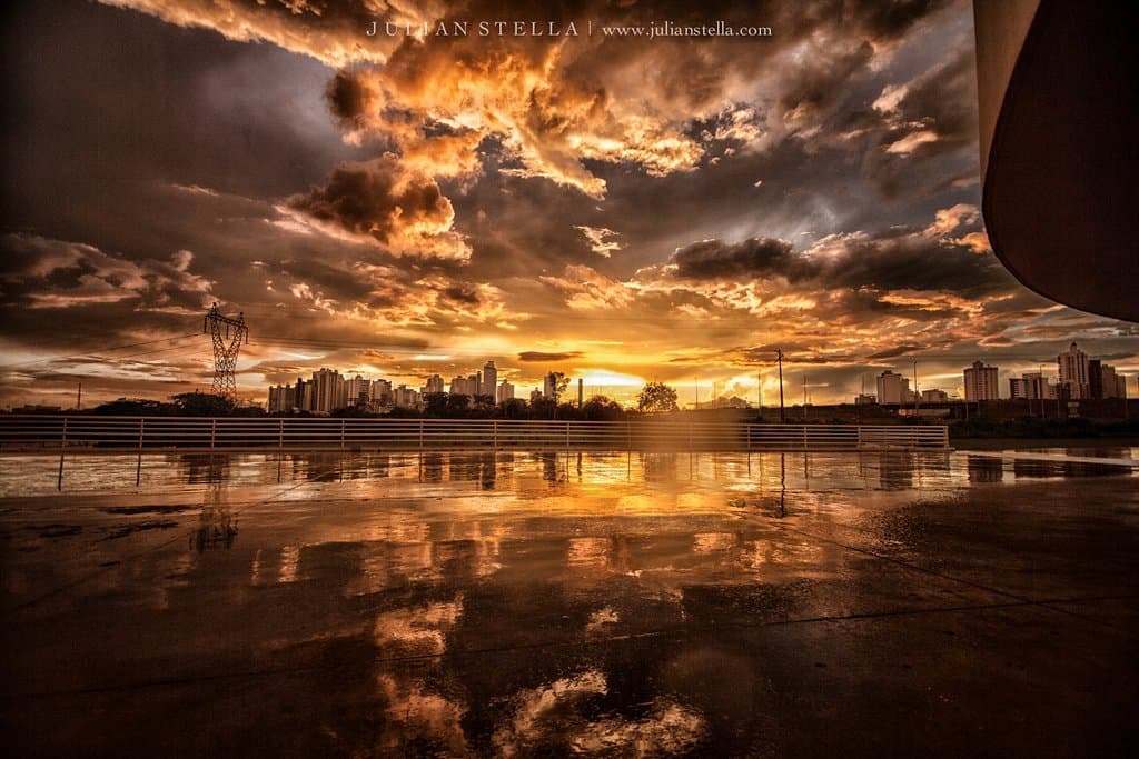 minutos após a chuva, ao por do sol