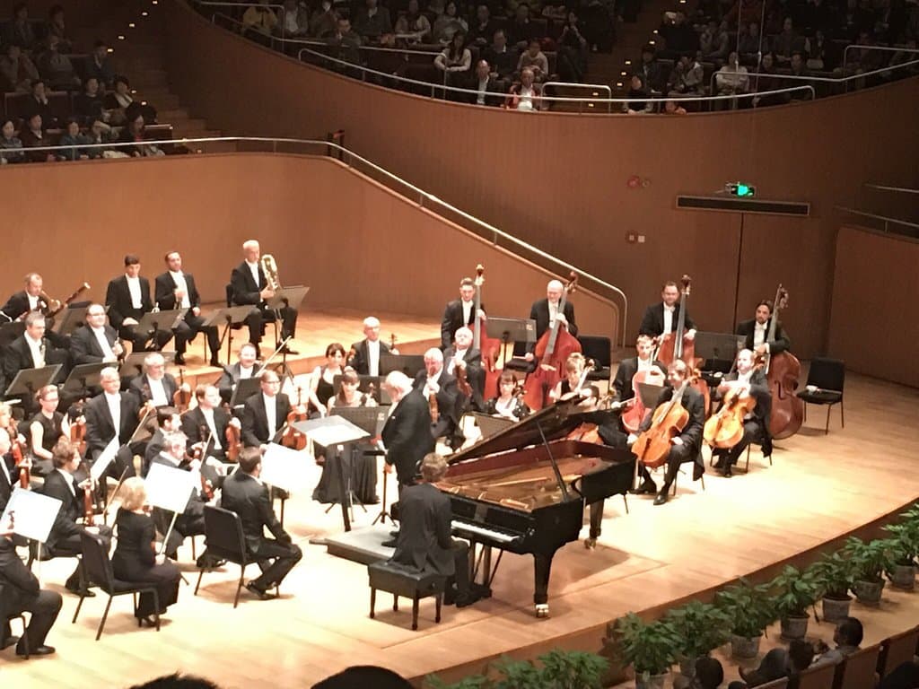 Chopin, Penderecki and a 20 -year- old Polish / Canadian pianist Jan  Lisiecki, MUSIC sooths ner