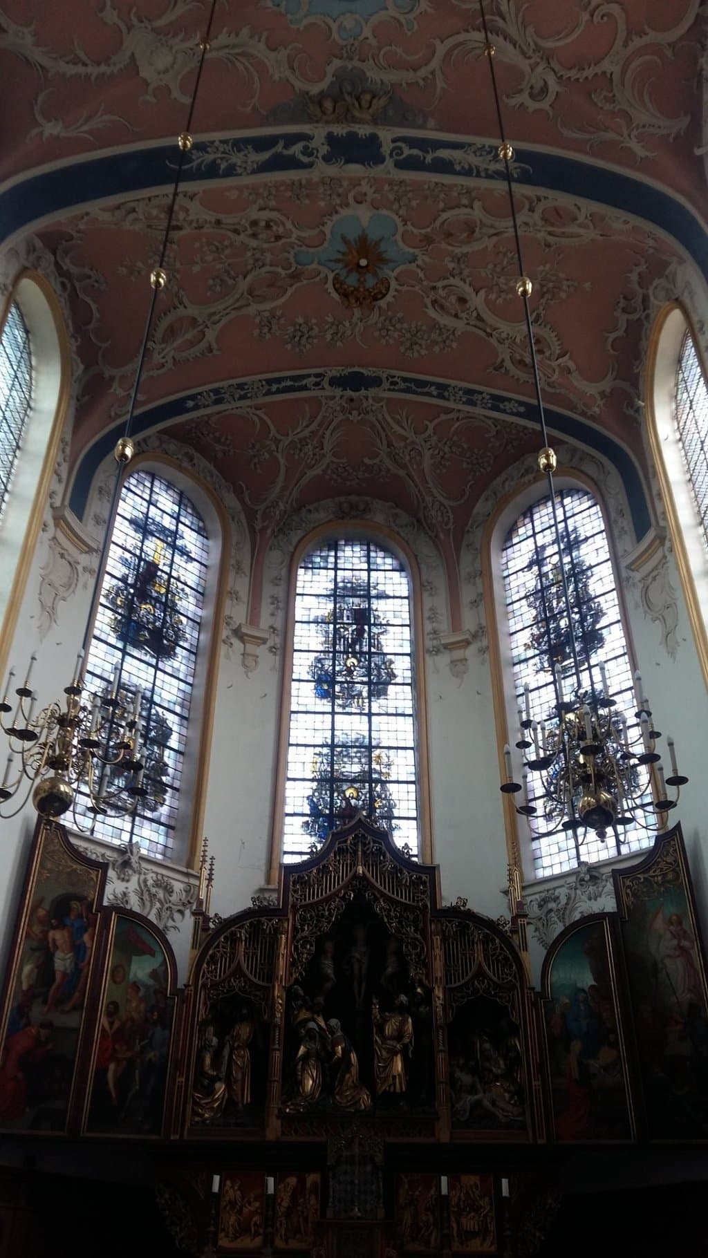 De prachtige kerk van binnen gezien. 