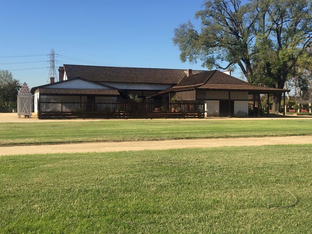 View of the museum from Pioneer Blvd