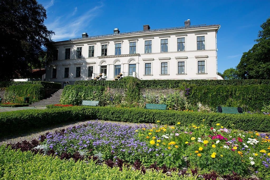 Karlslunds herrgård med trädgård!