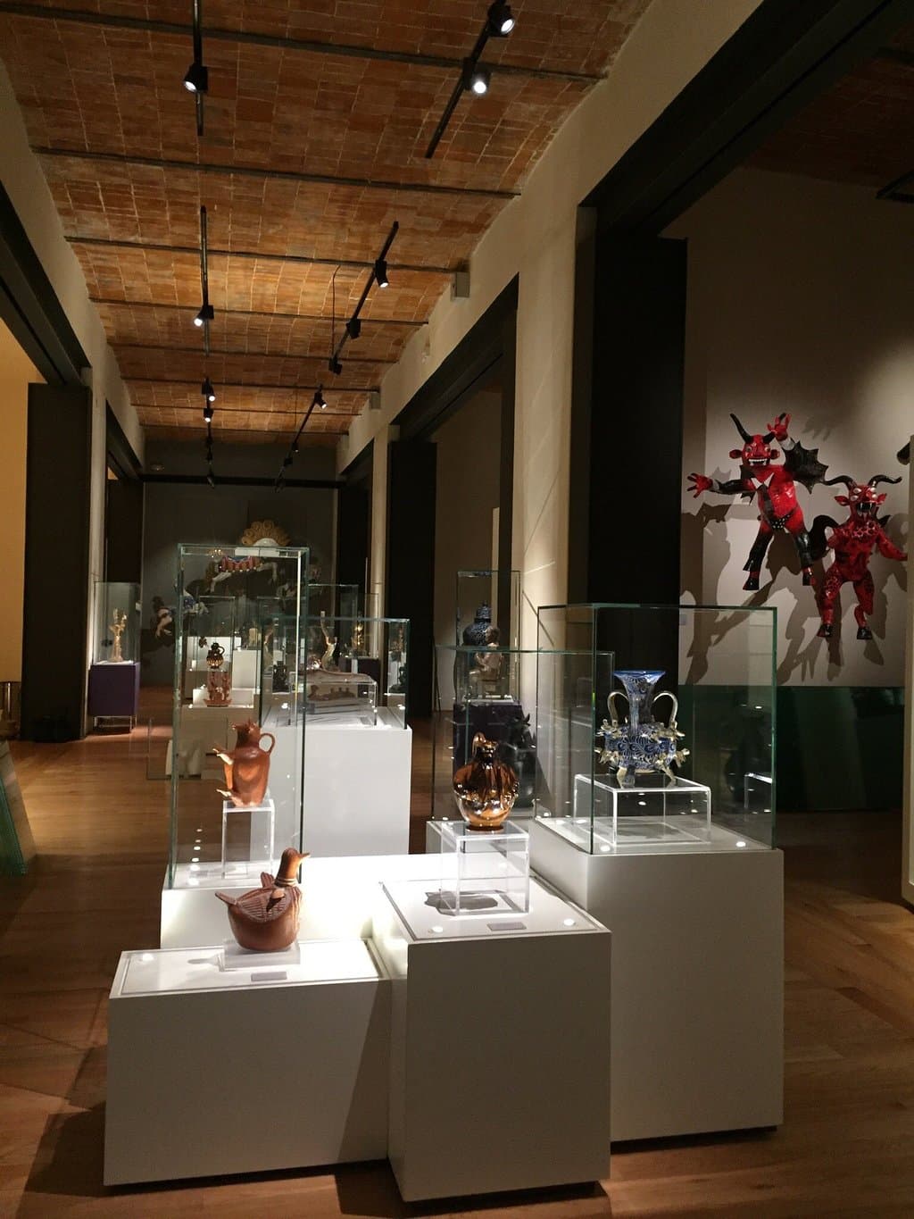 Un extraordinario museo regional que cubre temas desde historia geológica Del Valle de los Volca