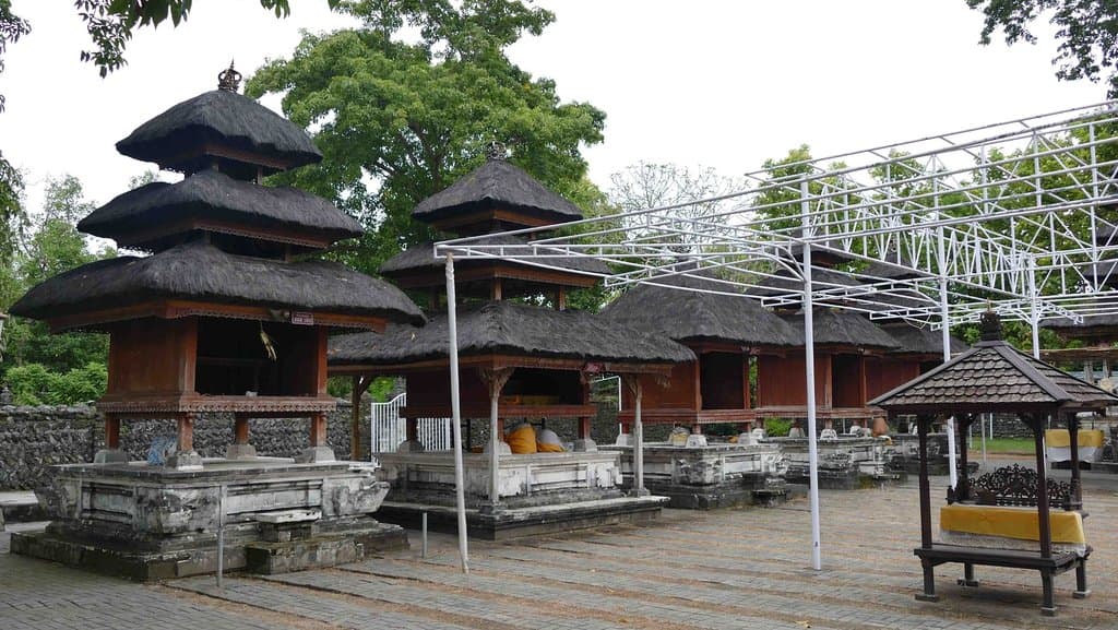 Pura Sakenan Serangan