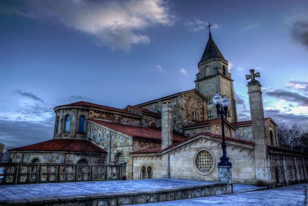 Vista desde cimadevilla ( club de regatas)