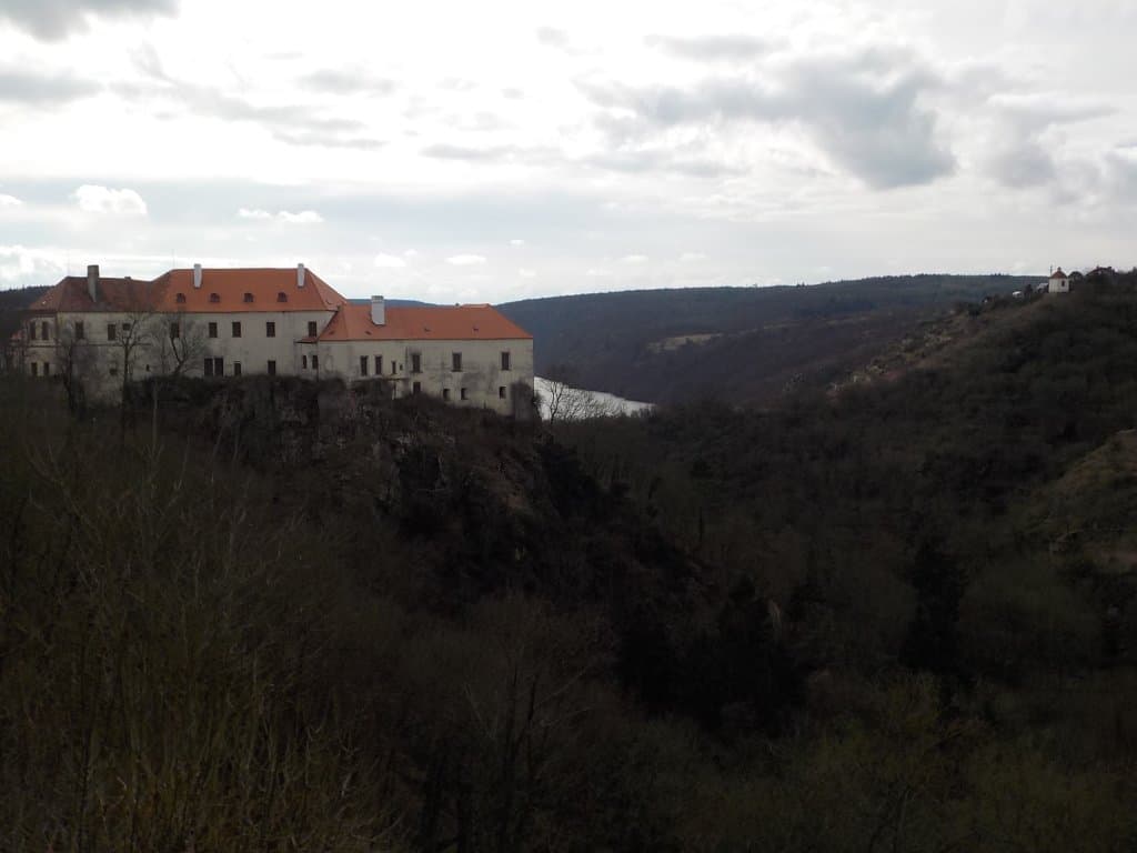 Blick über den Lesopark Granice in Richtung des Znaimer Schlosses
