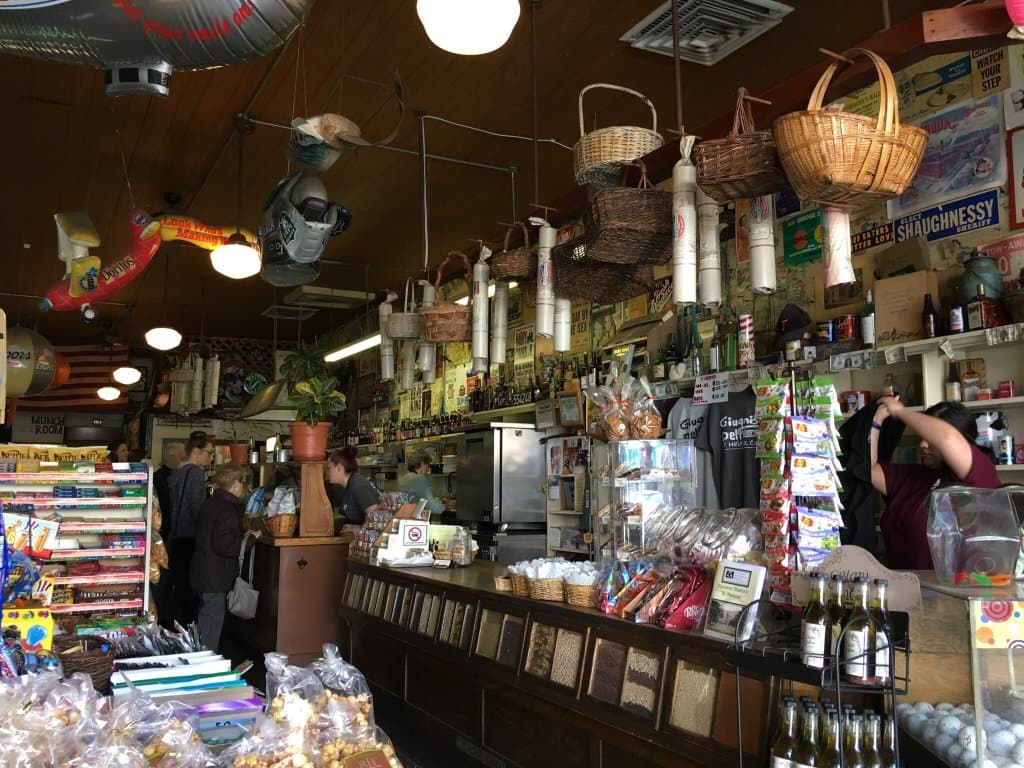 Giugnis Deli