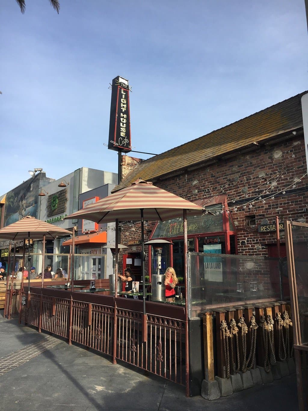 LIGHTHOUSE CAFE BAR RESTAURANT