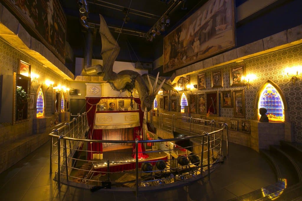 Magic Museum by Yunke