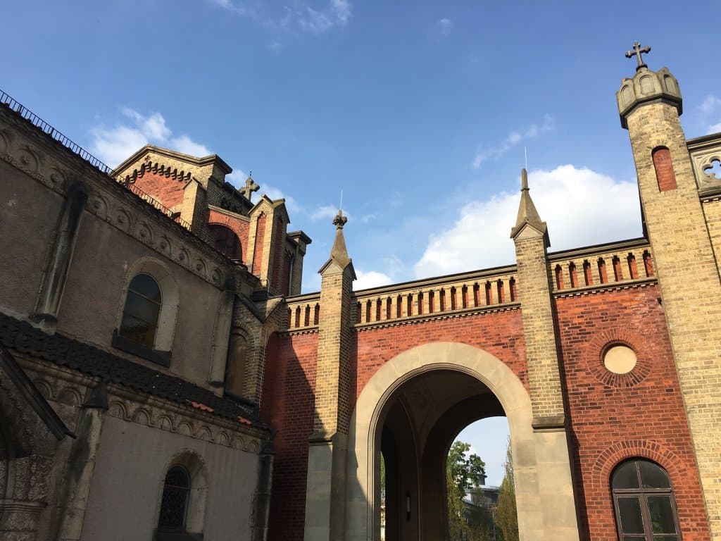 Persönliche Schicksale, Stadtgeschichte, Nazikult, Stille und Schönheit....