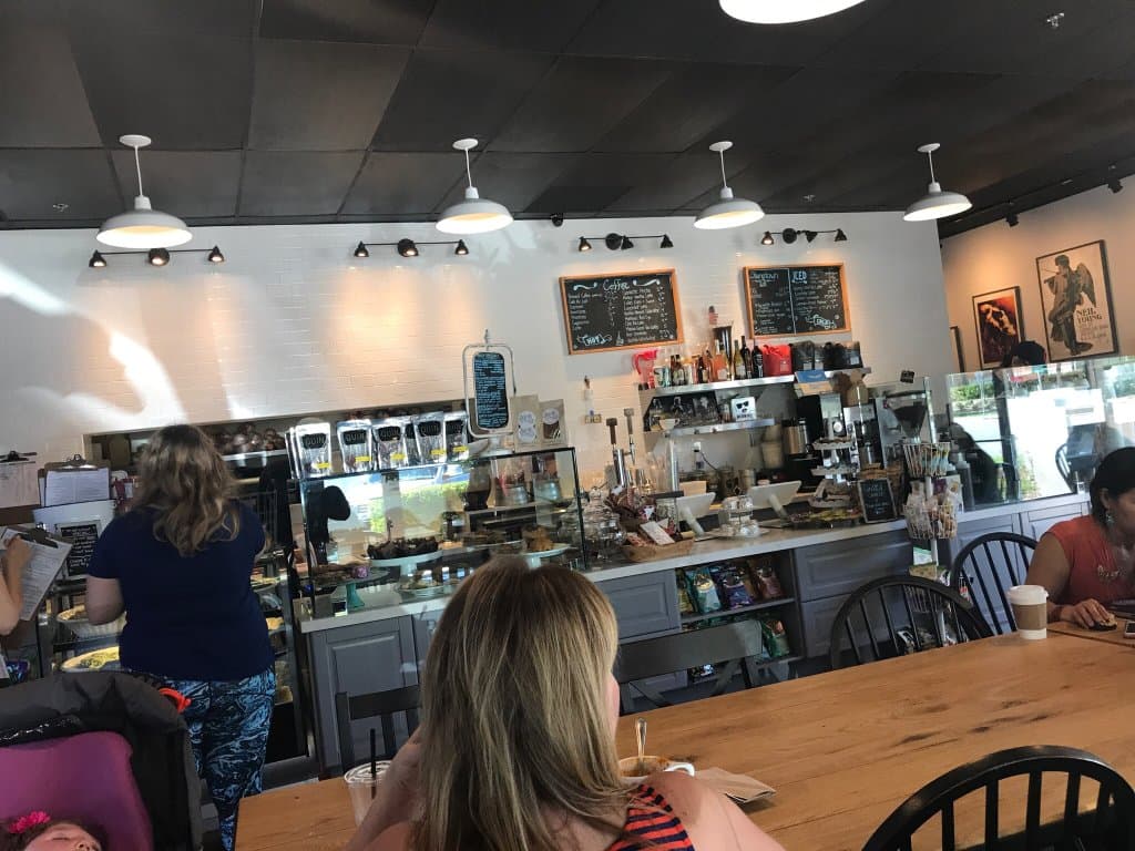 Lola's Cafe