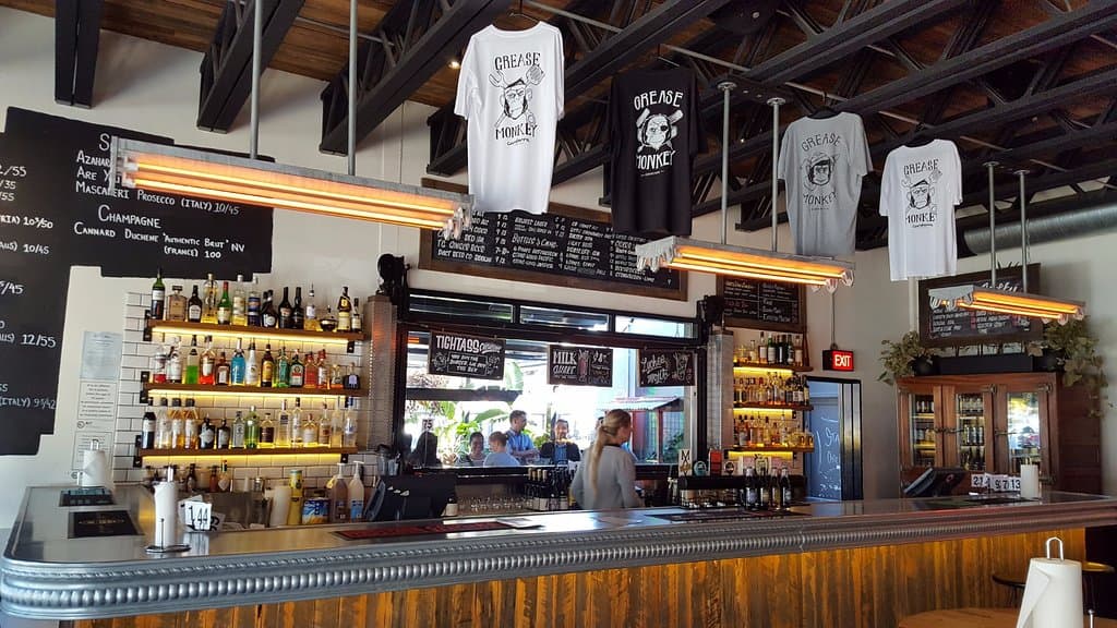 Inside Grease Monkey Restaurant (2)