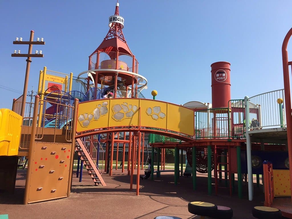 昭和の町駐車場隣　中央公園