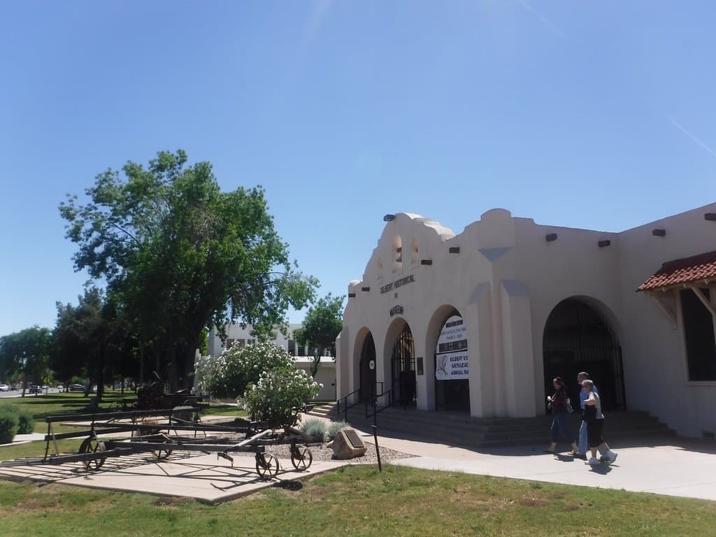 Gilbert, Az Museum entrance