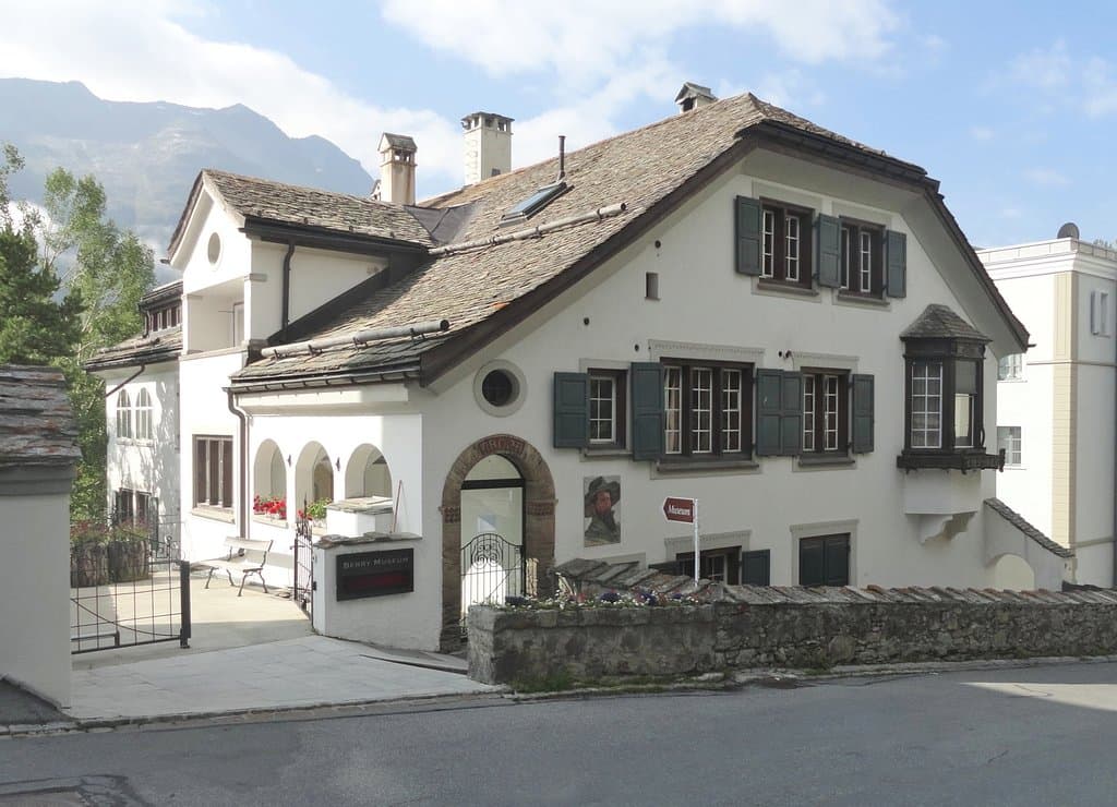 Berry Museum, Villa Arona