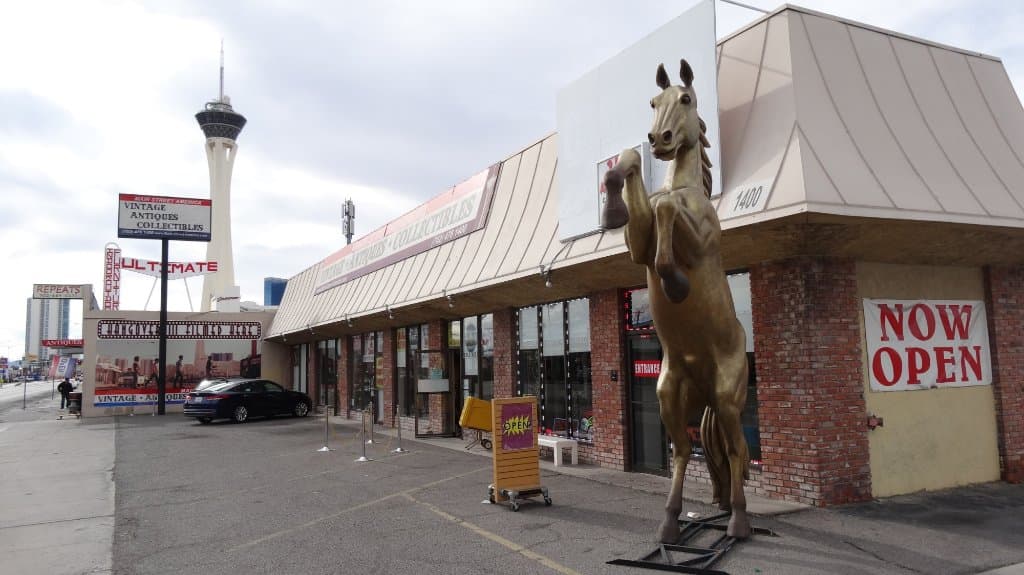 Browse at Main Street Peddlers Antique Mall