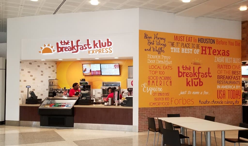 IAH terminal food court spot