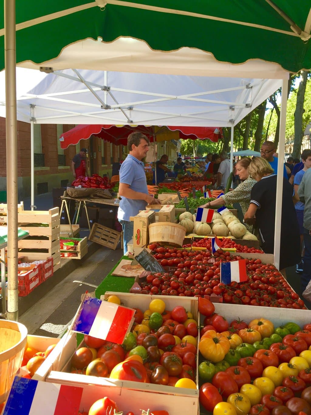 Marche Cristal 朝市の景色