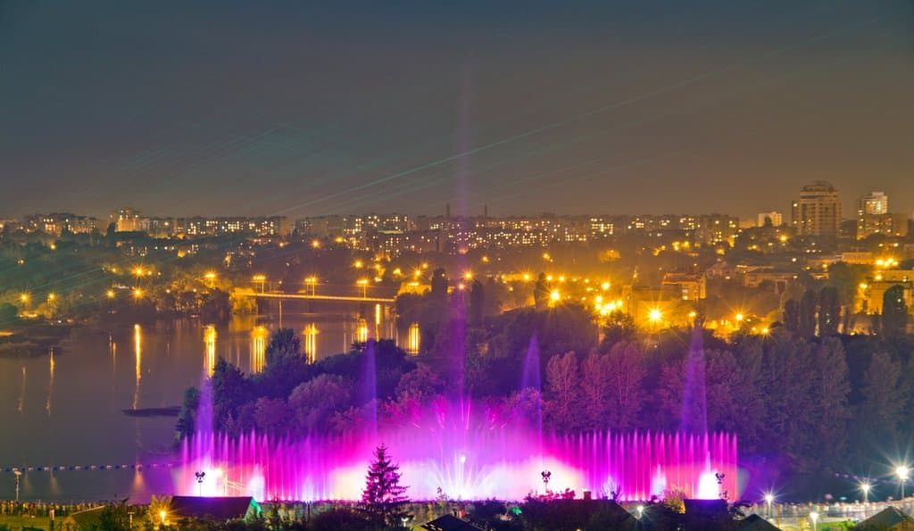 Multimedia Fountain Roshen night performance