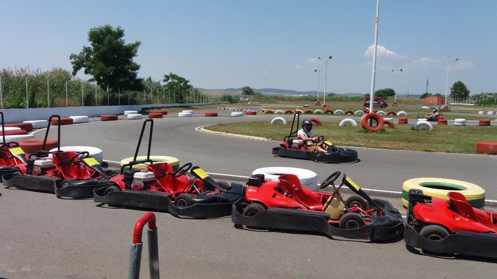 Yes that is me in kart.