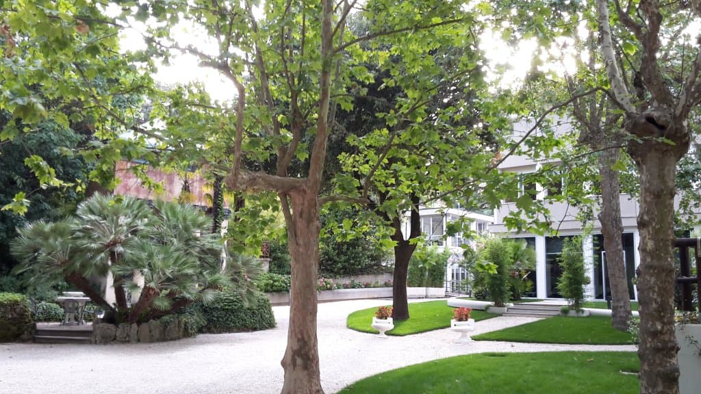 Parco storico delle Terme. Qui si trova un labirinto, un minigolf, il padiglione Liberty di acqu