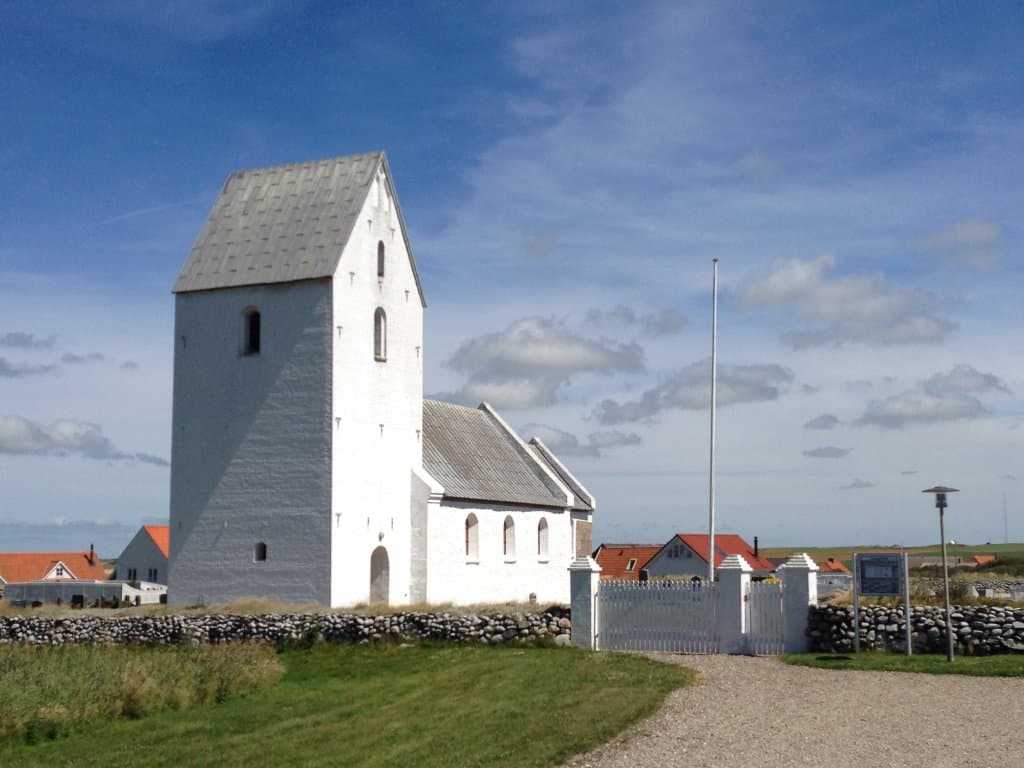 Ferring kirke og kirkegård