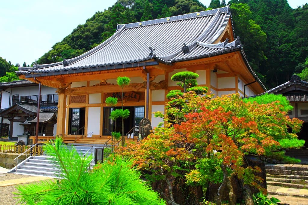 平成28年に改築された本堂