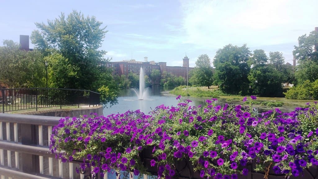 Vista de um lado da ponte