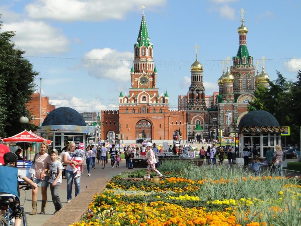 Вид с бульвара на Спасскую башню и Собор Благовещения Пресвятой Богородицы