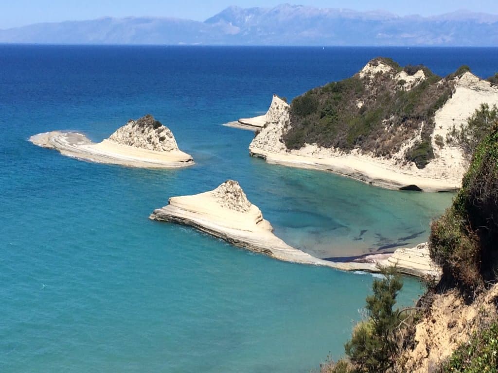 Cala tra i Faraglioni
