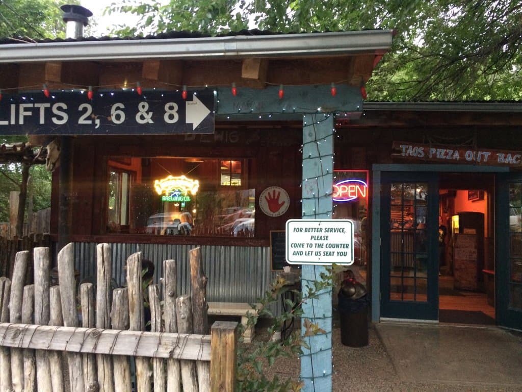Taos Pizza Out Back