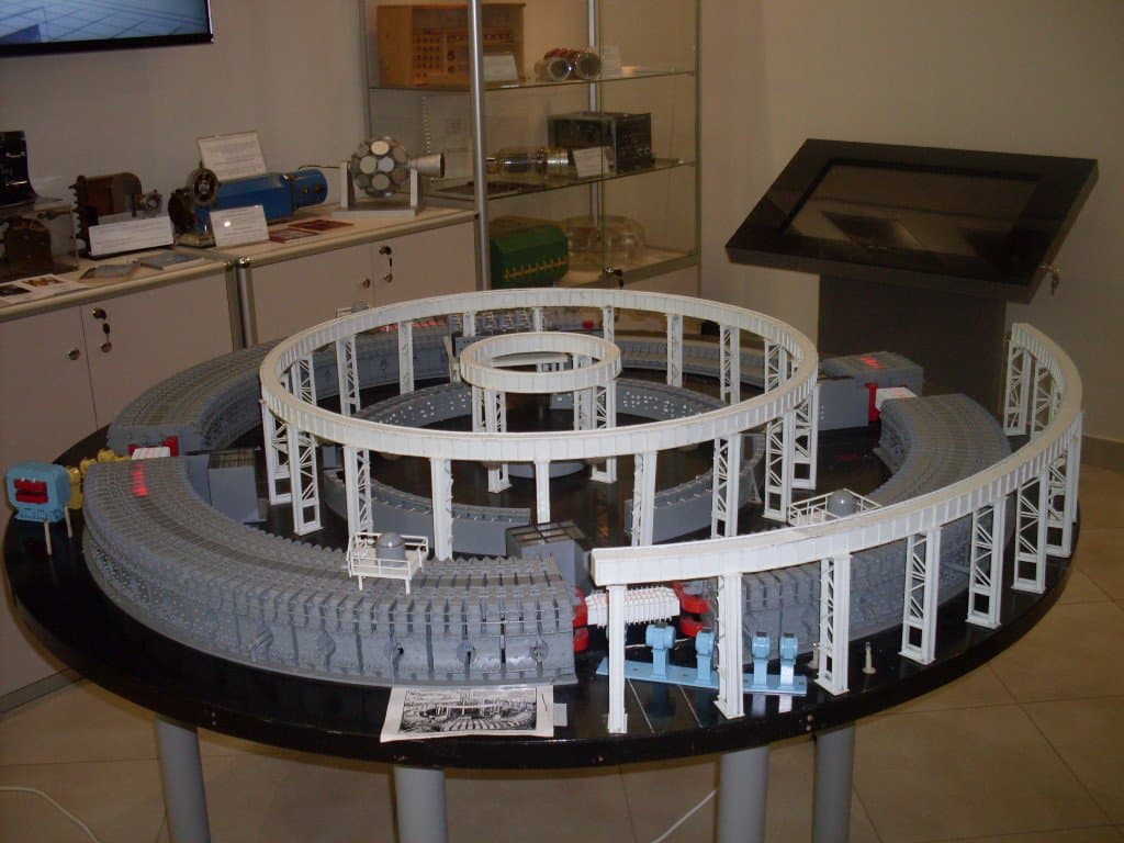 Макет синхрофазатрона