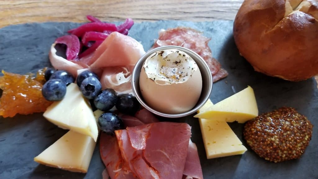 FRÜHSTÜCK BRETT FOR ONE