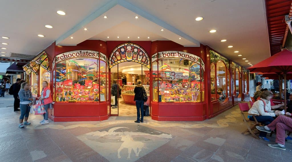 Te estamos esperando en Mitre 298, esquina Rolando. Visitanos todos los días de 8:30 a 23hs.