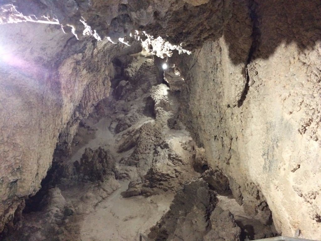 Освещение в пещере