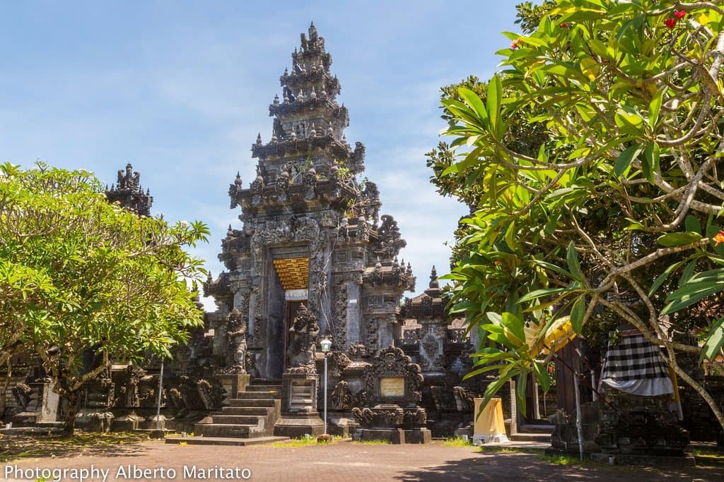 Temple Pura Geger