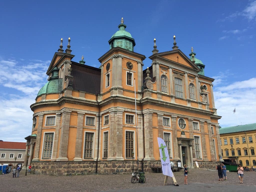 Kalmar Domkyrka ligger vid stortorget