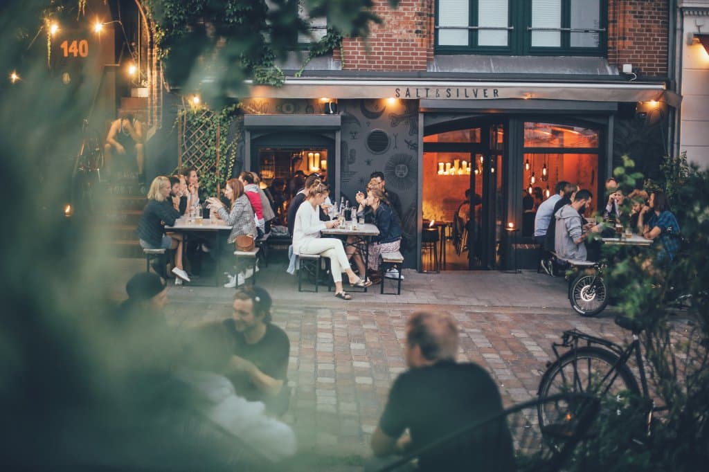 Die Terrasse der Zentrale