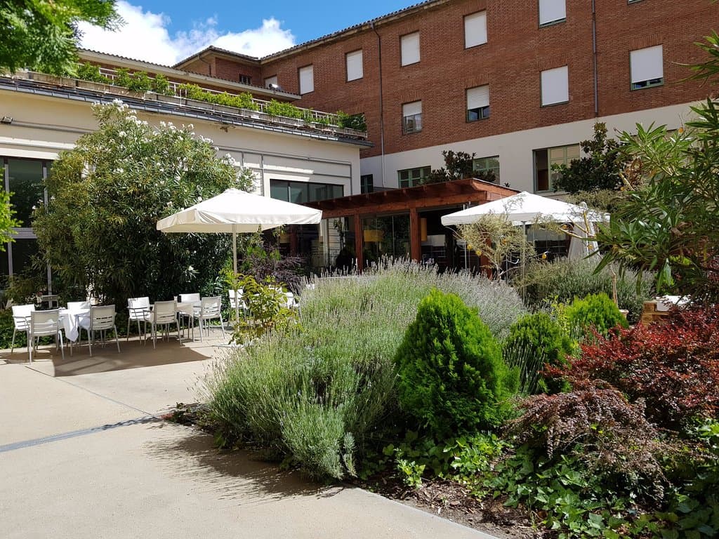 Jardín Interior y Terraza ideal para Familias